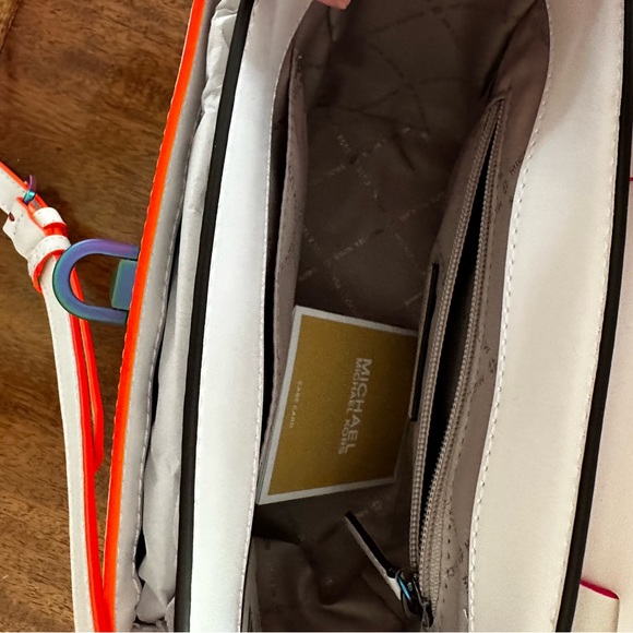 Michael Kors Manhattan Crossbody Bag Optic White with Oil Slick hardware finish. - Picture 7 of 16